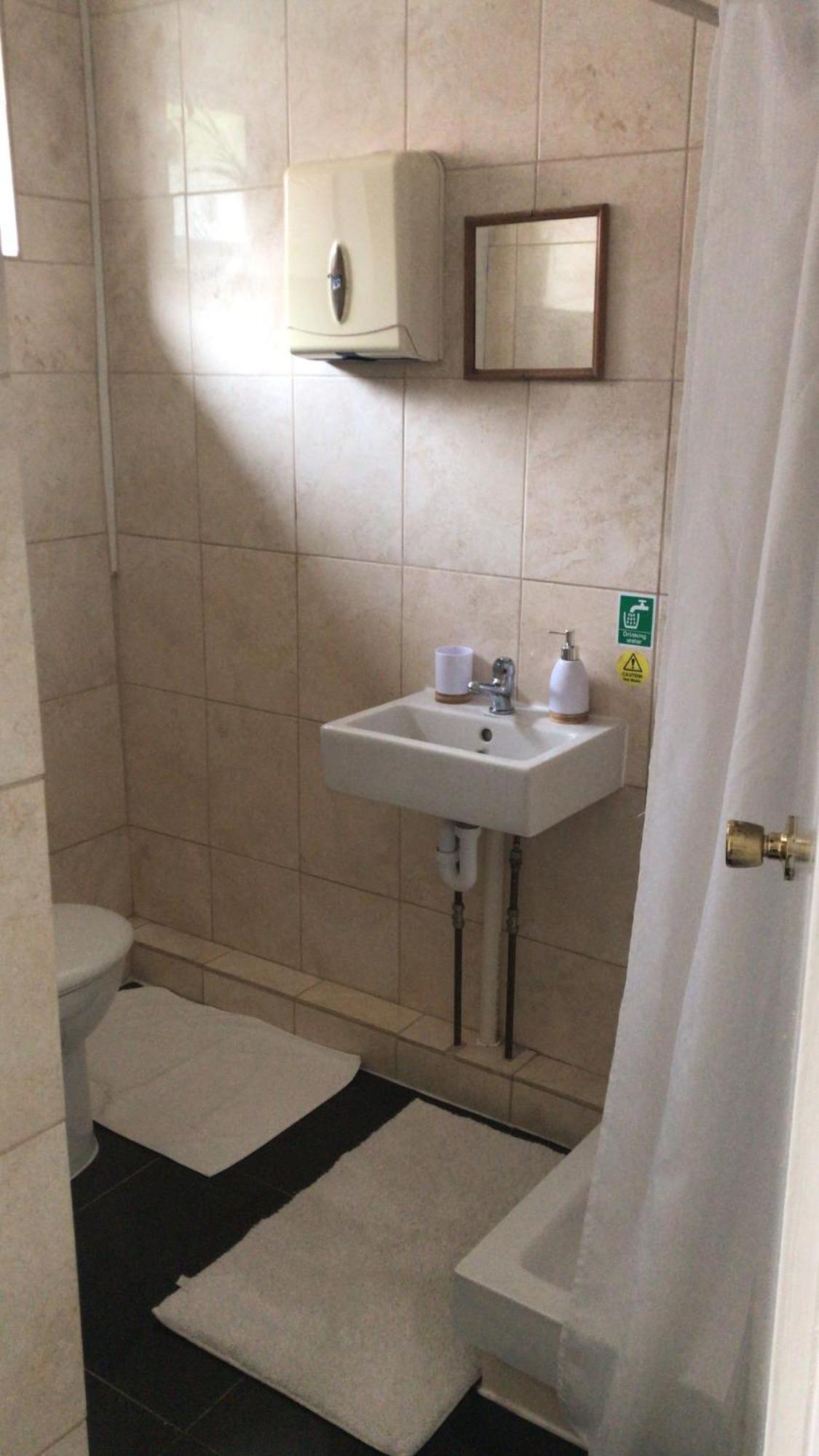 Acorn Lodge Guest House - Free Parking Gosport Zewnętrze zdjęcie